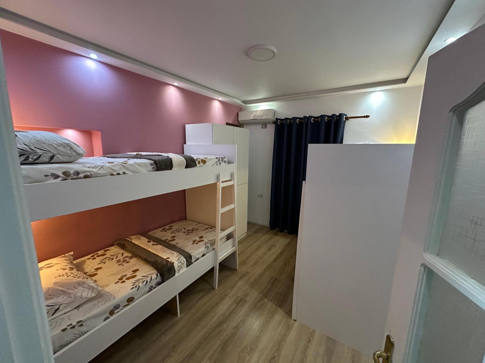 Hostel Blloku Vibes Tirana